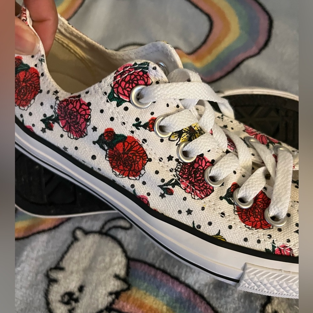 Cute Converse - Picture 2 of 6